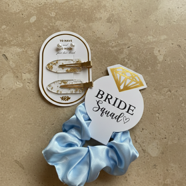 Zestaw Akcesoriów do Włosów Bride Squad – Scrunchie, Spinki i Perłowe Kolczyki - Weselny Vibe
